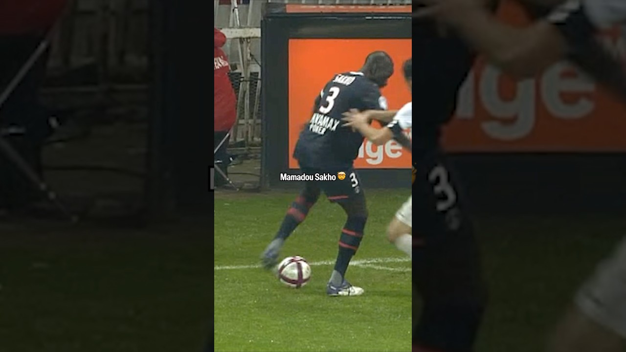 When Sakho turned into prime Ronaldinho 🤯 #PSG #Sakho