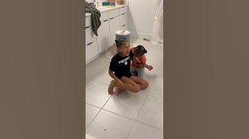 Dad catches little sister biting big sister #shorts