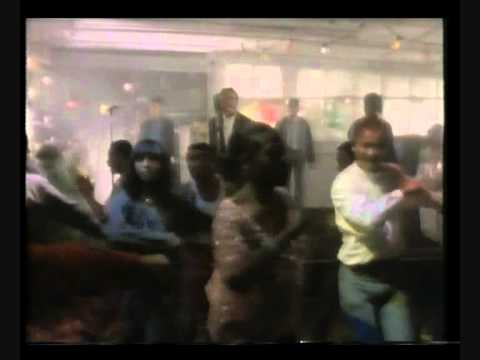 在 YouTube 上观看 Phil Fearon Aint Nothing But A House Party
