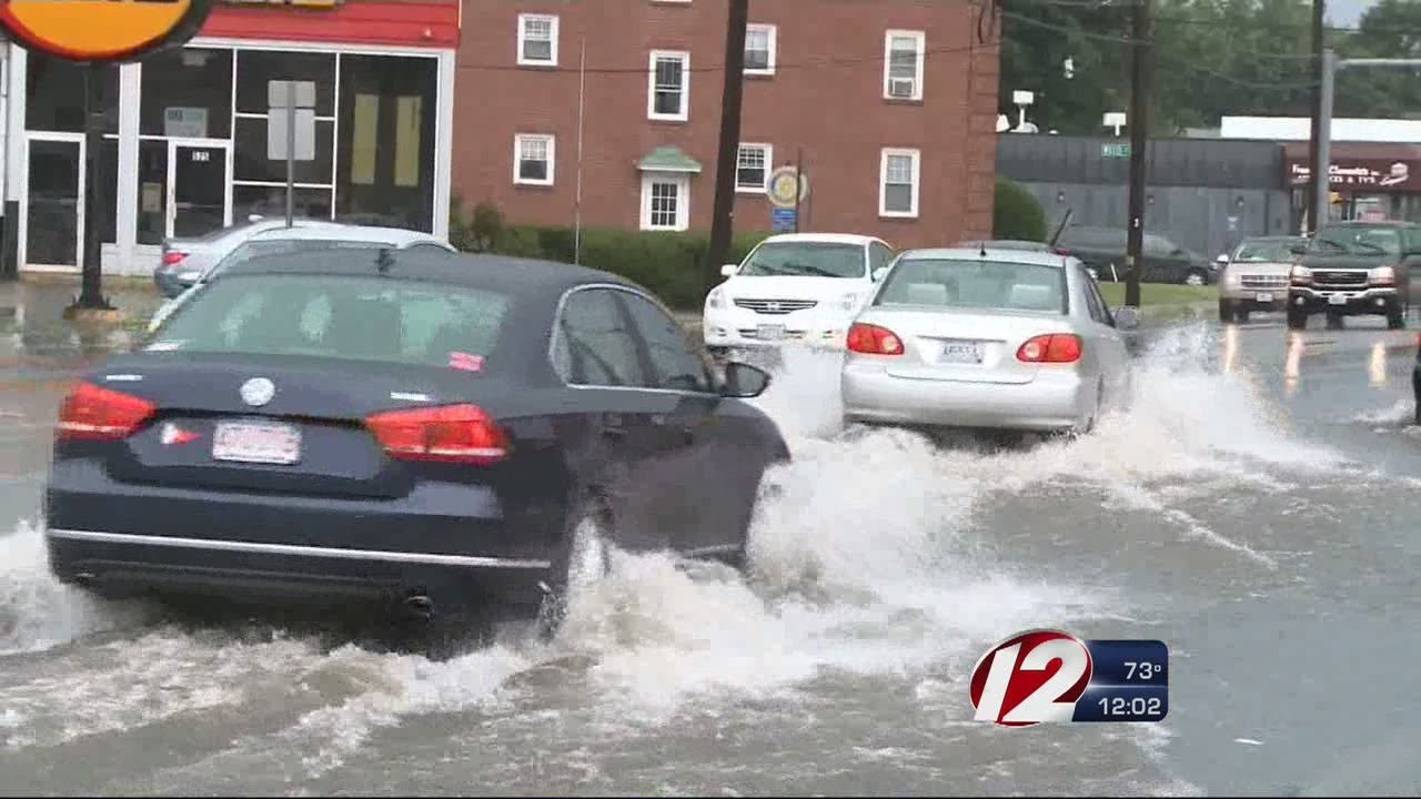 Flash flooding in RI - YouTube