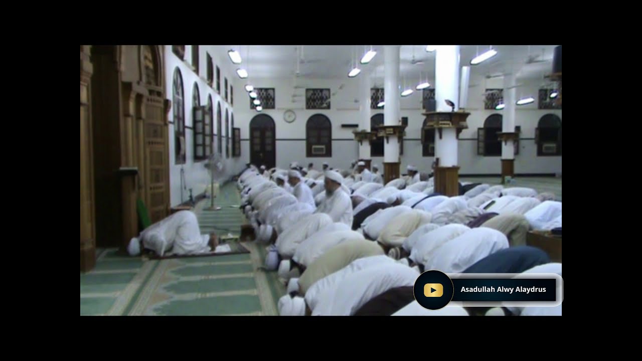 TARAWIH MALAM 16 DI DARULMUSTOFA TARIM BERSAMA HABIB UMAR BIN HAFIDZ /  التراويح في دار المصطفى تريم