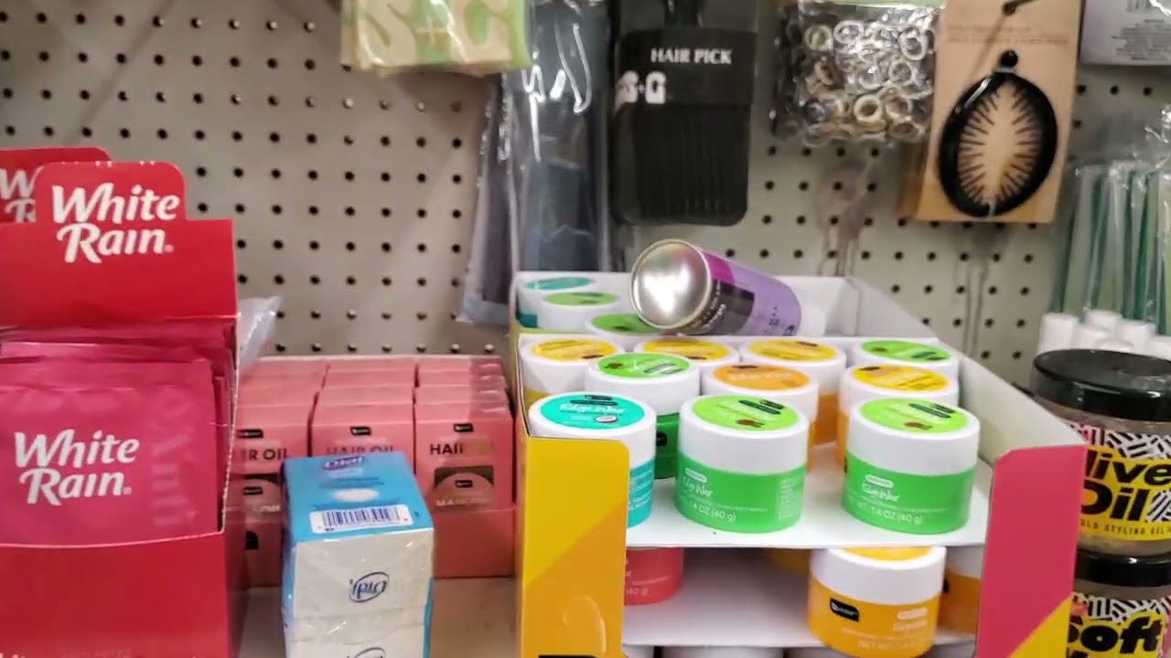 Y nos fuimos a comprar maíz para las gallinas. Y que creen, ya había en casa.