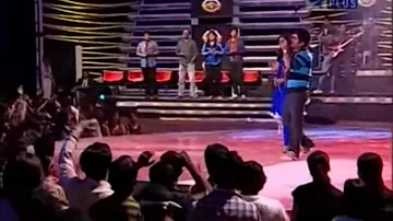 Shreya Ghoshal & Abhaas Singing Wada Raha from movie khakee
