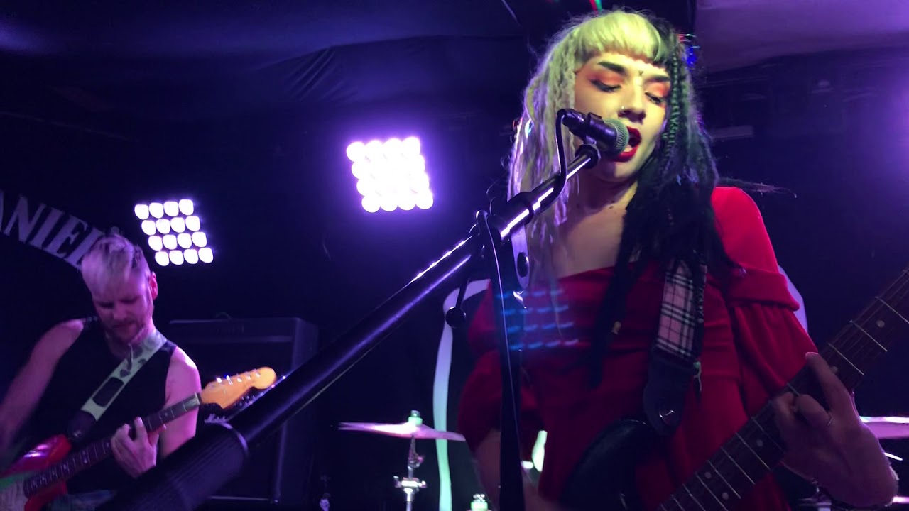 Hands Off Gretel  - I Want The World (LIVE)