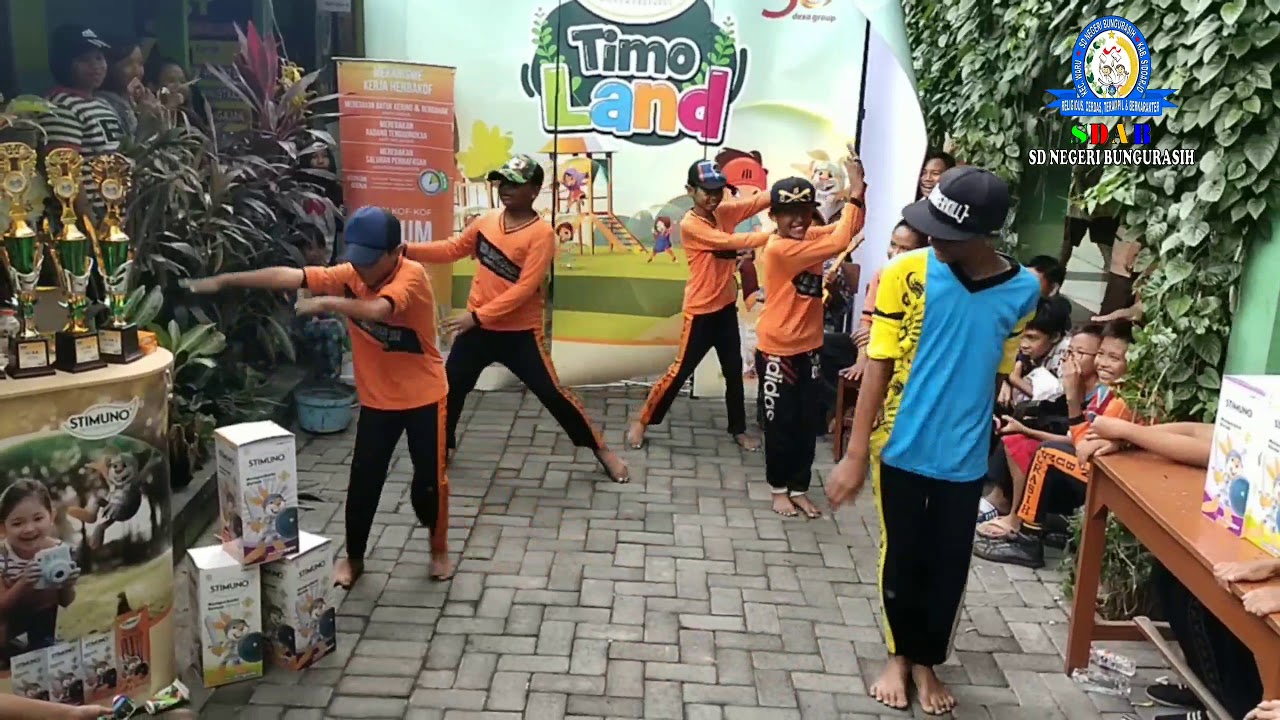 TONES AND I - DANCE KELAS 6 B SDN BUNGURASIH DALAM KREASI SENI STIMUNO