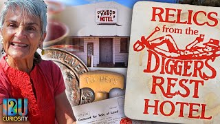 Relics from the Diggers Rest Hotel, Lightning Ridge NSW
The Diggers Rest Hotel was a Lightning Ridge institution until it burned down in 2006. Check out some memorabilia from the pub with Barbara, Jenni and Graeme!
Special thanks to Barbara Moritz (Lightning Ridge Historical Society), Jenni Brammall (Australian Opal Centre) and Graeme Anderson.
Lightning Ridge on Wikipedia: https://en.wikipedia.org/wiki/Lightning_Ridge,_New_South_Wales
Lightning Ridge tourism: https://lightningridgeinfo.com.au
Follow the Australian Opal Centre on Facebook:
http://facebook.com/australianopalcentre
The Australian Opal Centre on the web:
http://australianopalcentre.com/
IDU theme remixed by fraxyl: https://fraxyl.bandcamp.com
Other music by Russell Gawthorpe: https://soundcloud.com/datazoid
Follow Curiosity Mine on...
Facebook: http://facebook.com/curiositymine
Twitter: http://twitter.com/curiositymine
Instagram: http://instagram.com/curiosity.mine
The web: http://curiositymine.com/
Thank YOU for watching!
#diggersresthotel #lightningridge #lightningridgehistoricalsociety Relics from the Diggers Rest Hotel, Lightning Ridge NSW