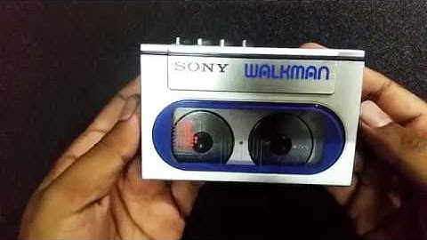 The Worlds Smallest Walkman of the 80s [ Retro Tech Life Ep3 ] SONY Walkman WM20