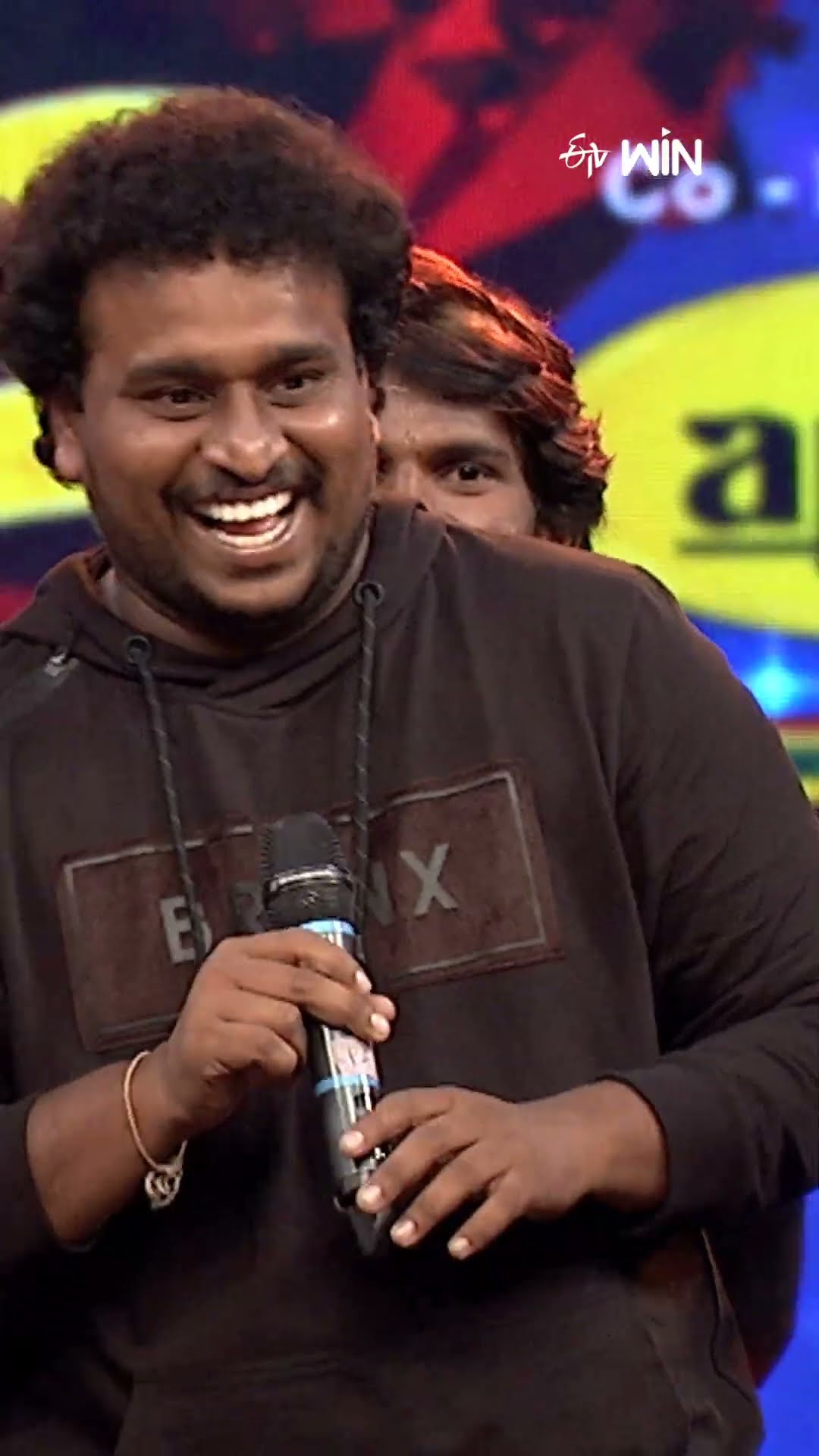 #shorts - ఏదో అడగాలని ఉంది కానీ అడగడానికి సిగ్గు పడుతున్నారు..! #dhee #dheejodi #pradeep #priyamani