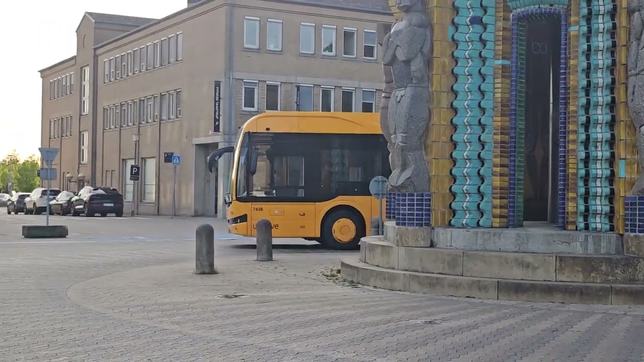 En ny BYD bus (7938) som linje 123 her på høje Taastrup st