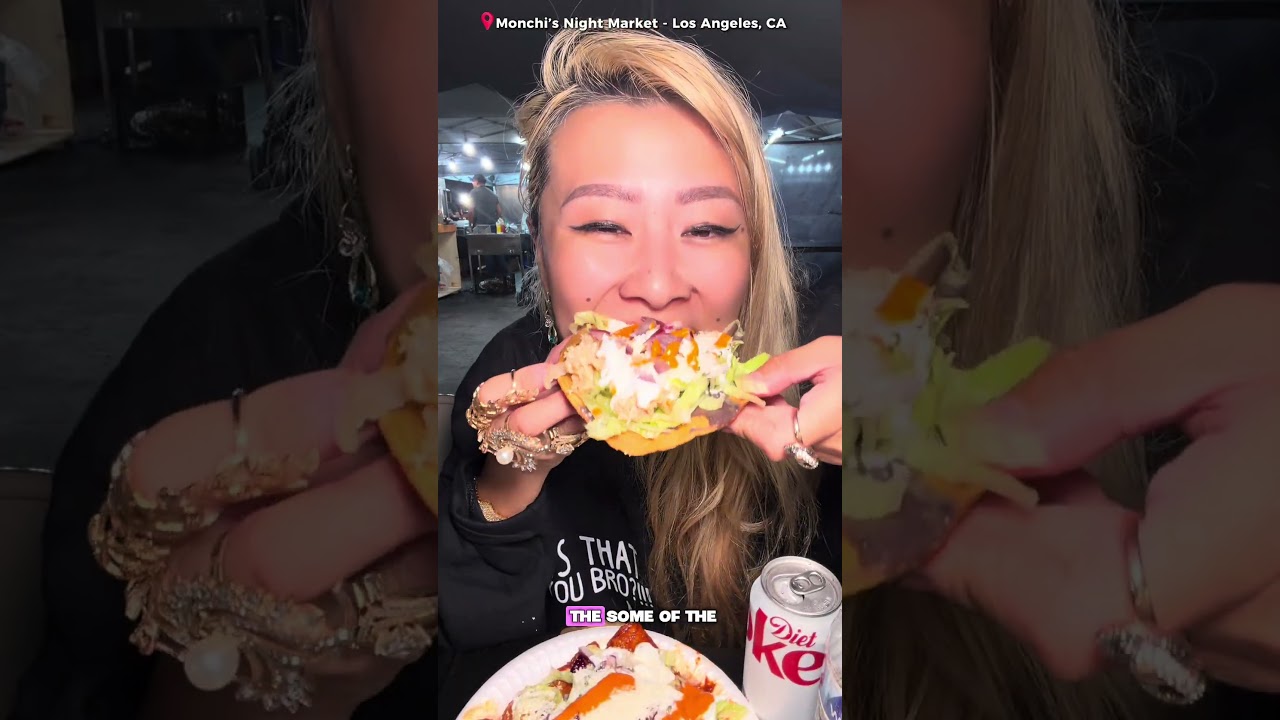 Ночной рынок Мончис в Лос-Анджелесе, Калифорния 