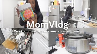 Mom Vlog: Postpartum mornings, Crockpot meals, Clean and chat with me