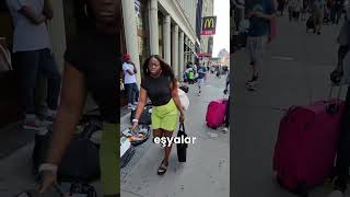 Sokak Satıcılarının Şaşırtıcı Kaçış Taktikleri 😱🏃♀️