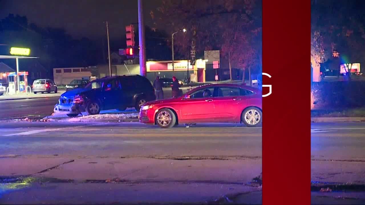 2 Detroit police officers injured in three-car accident on the city's ...