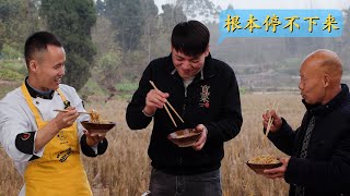 Chef Wang shares: "Scallion Oil Noodles", a great combination of scallion and soy sauce flavour