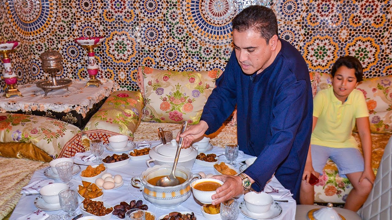 الرحموني يفتح لنا ابواب منزله ليشاركنا الاجواء الرمضانية