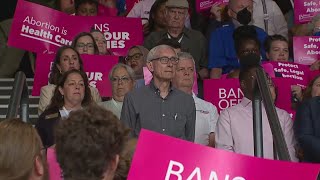 Roe v. Wade overturned, Wisconsin Democratic Convention protest  | FOX6 News Milwaukee
