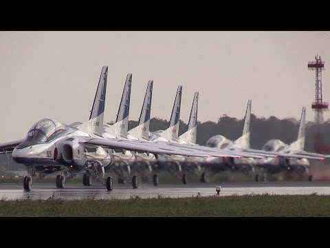 凄すぎる 超密集タキシング ブルーインパルスの帰投 松島基地へ 航空自衛隊 百里基地 航空観閲式14 Youtube