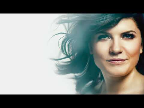 Suvi Teräsniska - Pilviä ja päivänpaistetta