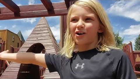 Kid Amazingly Performs Backflip off Monkey Bar Rig - 1061474