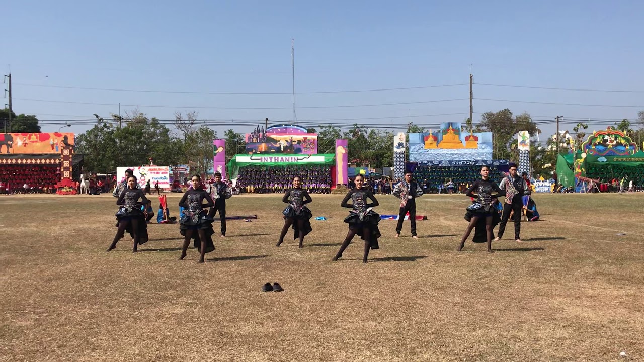 ผู้นำเชียร์คณะราชาวดี(สีฟ้า) รอบเพลงมาร์ชโรงเรียนมัธยมวานรนิวาส เทา-เเดงเกมส์ ปี 2563