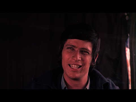 ששי קשת ונירה גל קרוב רחוק מתוך הסרט נורית 