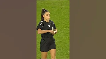 When the referee is a beautiful female, lewandowski reaction 😂😭😭