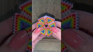 Beaded kaleidocycle!! (No tutorial sorry! Just wanted to share it with you all) 🥳🤩