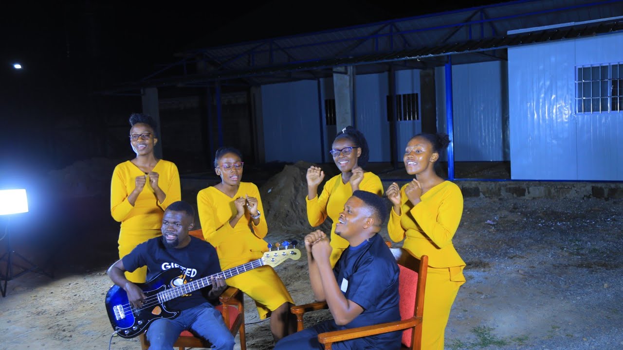 Bado wewe ni Mungu // The Gifted Ministers