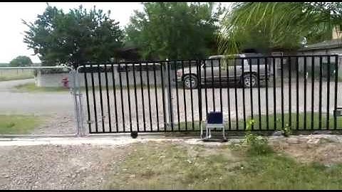 Gate1® GA1000 Driveway Gate Opener