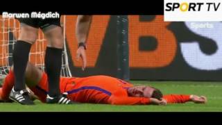 لاعب منتخب هولندا يفقد ذاكرته لـ ٢٠ دقيقة أمام بلجيكا