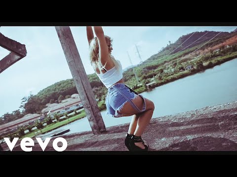 AM3BA u0026 EZAX - Dope