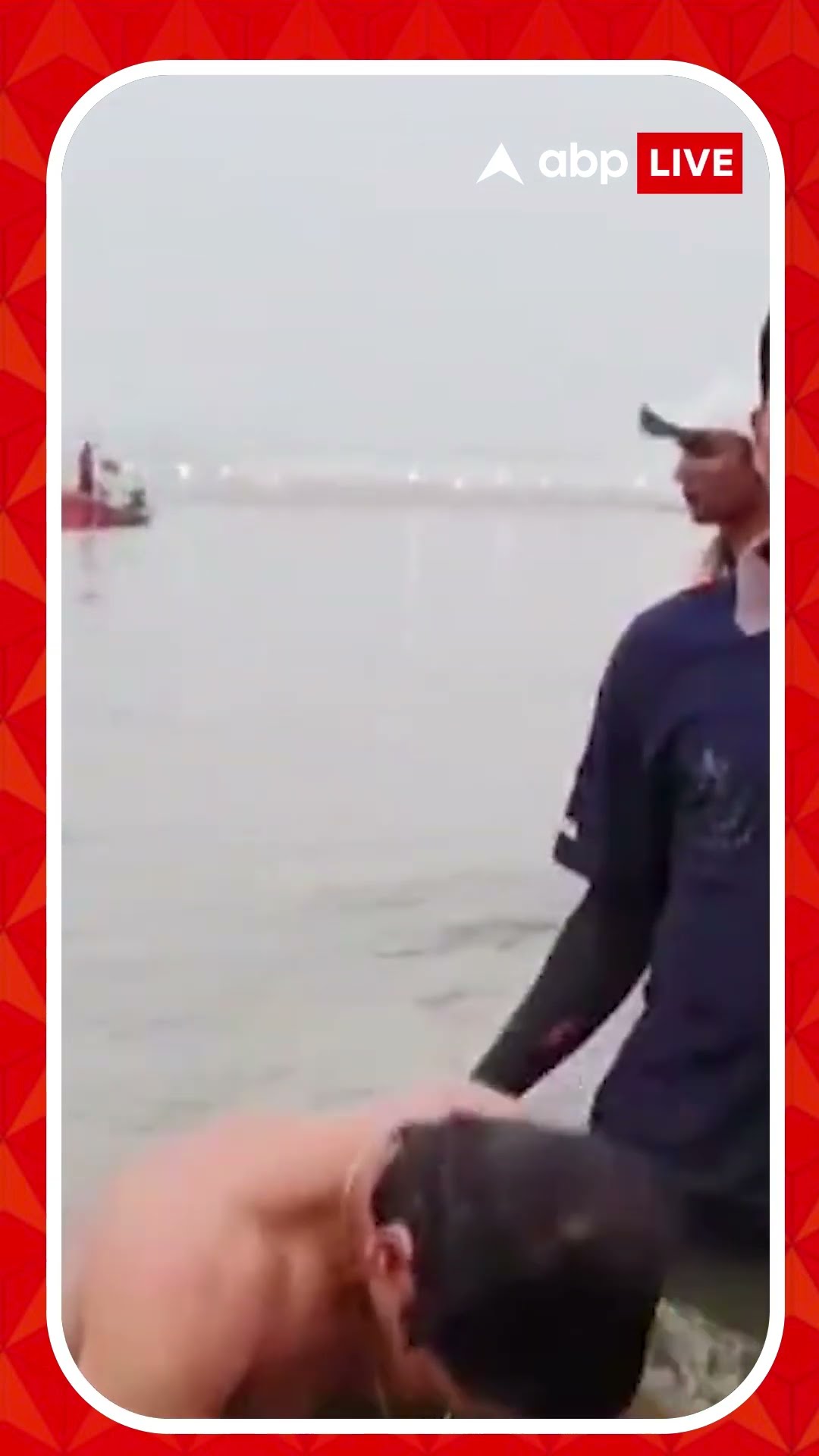 মহাকুম্ভে পুণ্যস্নান করলেন গায়ক শান