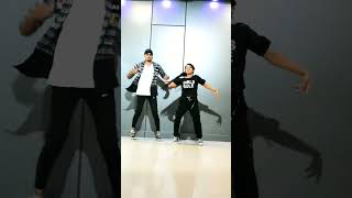 O Lal Dupatte Wali Tera Naam To Bta govinda short dance