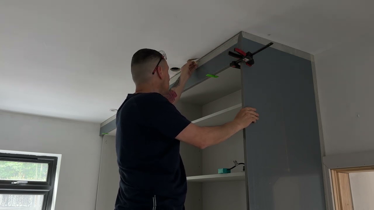 How to Build a Timeless Wardrobe (Essentials + Tips)