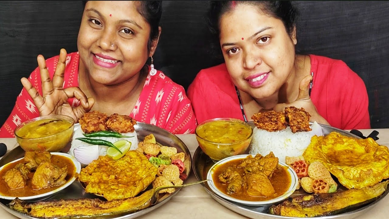 CHICKEN CURRY EGG OMELETTE BEGUN VAJA DAL CHAWAL PAKORA EATING CHALLENGE // food family & more 