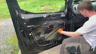 : Citroen Berlingo front door disassembly and removal