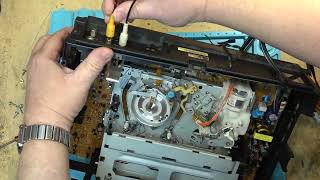 Free VCR from Facebook   Lets Fix This Goldstar RT403
