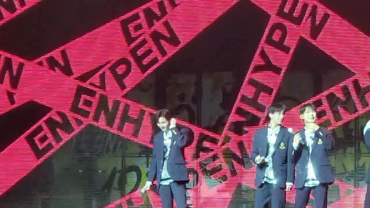 [FANCAM] 221002 ENHYPEN (엔하이픈) MANIFESTO in ANAHEIM Day 1 - ment 3