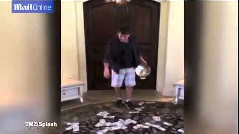 Charlie Sheen ALS Ice Bucket Challenge 10,000