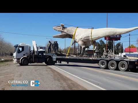 Ya llegó la estatua del dino a Plaza Huincul