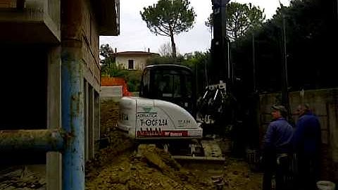 Tescar CF2.5 A working in narrow places with low headroom