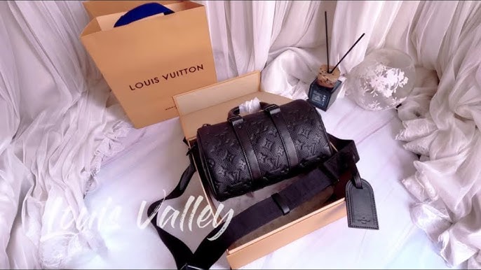 Louis Vuitton on X: #LVMenFW20 A Keepall with a cloud motif from  @virgilabloh's latest collection for #LouisVuitton. Watch now on Twitter  and at   / X