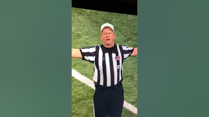 This Referee Was Struggling With That Call #football #fail #wow