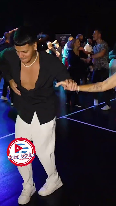 Paolo & Alina 😍 Timba en el social.  #cubandance #latindance #timbacubana #salsasocial