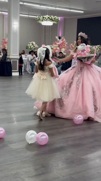 Marlenny’s last doll 🤩 #djponcesa #quinceañera #hellokitty #sanantonioquinceañera