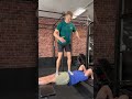 Schaffst du diese #fitnesschallenge mit deinem Gym-Buddy? 😎 #shorts