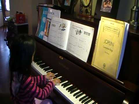 Jolly Old St. Nicholas (Erika's 1st Piano Piece)