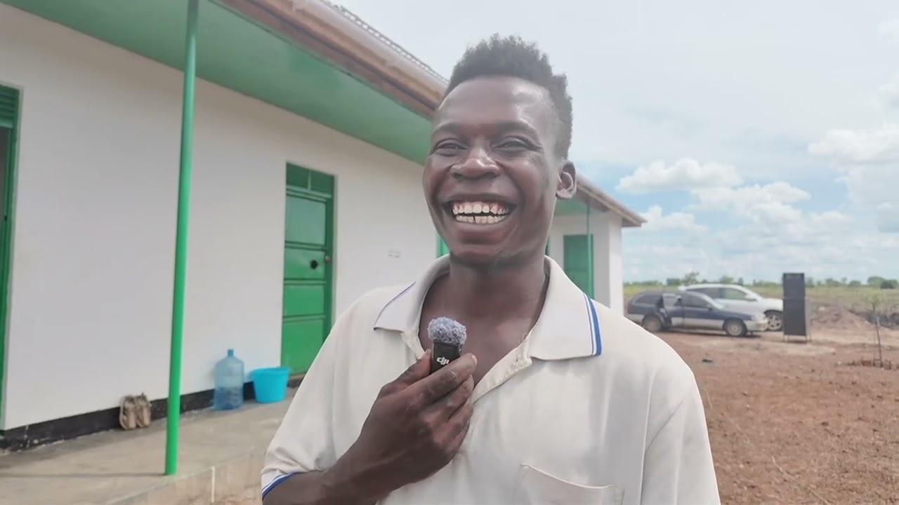 নতুন ফার্ম হাউজে ওঠা উপলক্ষে প্রতিবেশিদের দাওয়াত