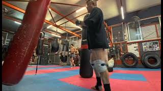 Get pumped on Monday night #getpumped #muaythaiheavybag #泰拳#insta360acepro2 