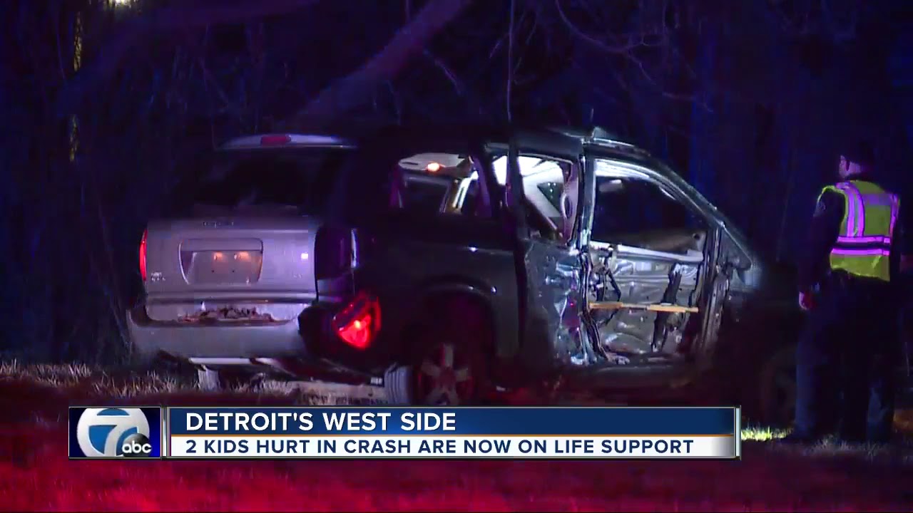 2 kids hurt in crash now on life support - YouTube